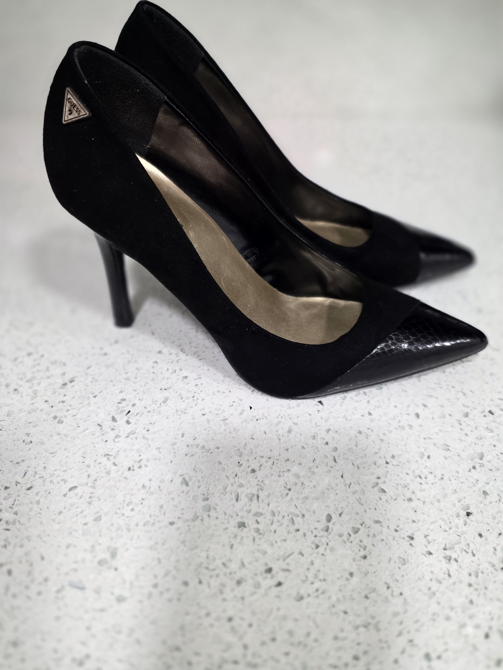 Elegant Black Pointed Toe Women’s Pumps